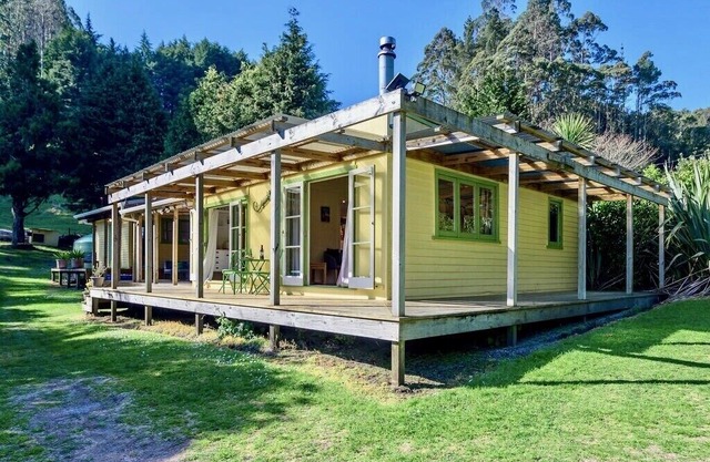 Back of Beyond Cottage - Lake Rotoehu Holiday Home in Lake Rotoehu