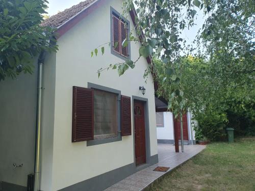 Bacshegyi Vendeghaz 2