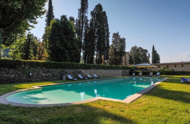 Badia Cantignano Villa Sleeps 24 with Pool Air Con and WiFi
