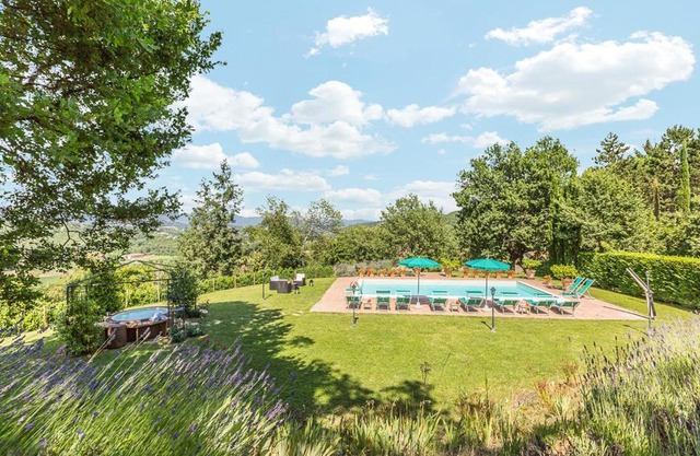 Bagno a Ripoli Villa Sleeps 10 with Pool Air Con and WiFi