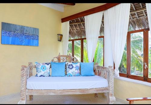 Baharini beach cottage