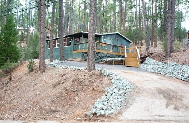 Bailey`s Cabin Summar