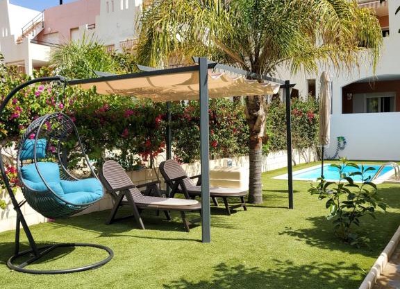 BAJO en PRIMERA LÍNEA de VERA-PLAYA con piscina privada!