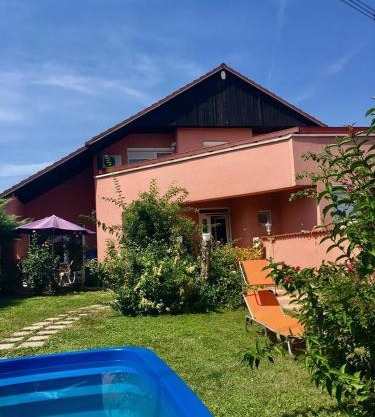 Balatonalmádi Apartmanház