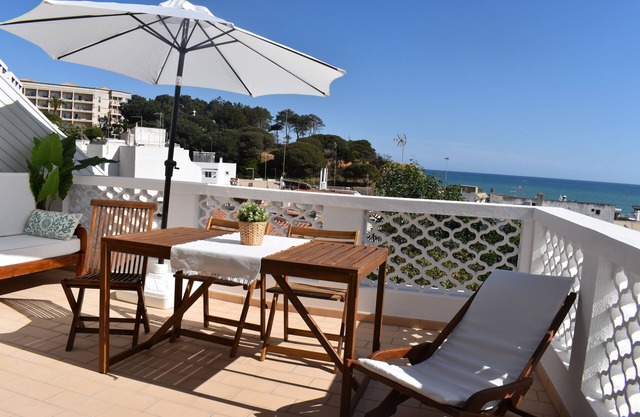 Balcony to the sea 200 m from the beach