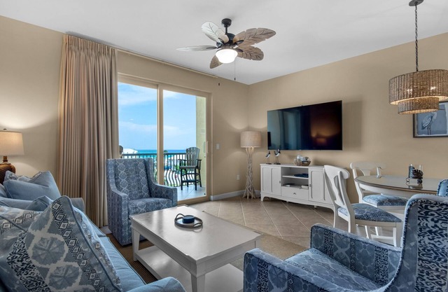 Balcony Views of the Gulf, Zero-Entry Pool, Free Beach Chair Service