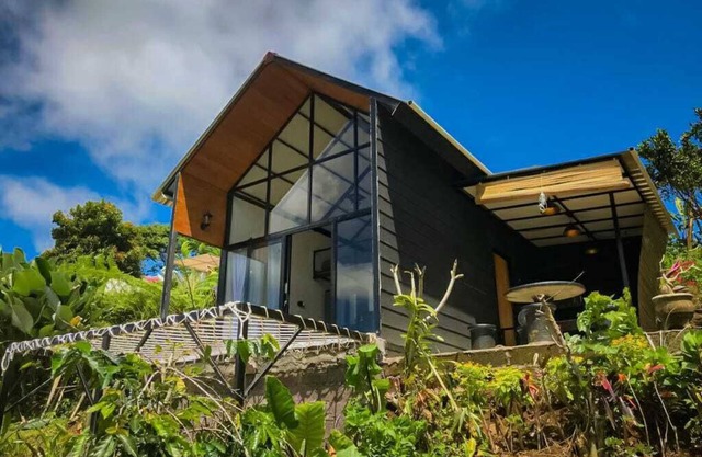 Bali Nature! Private Mezzanine Cabin w/nature view in Buleleng