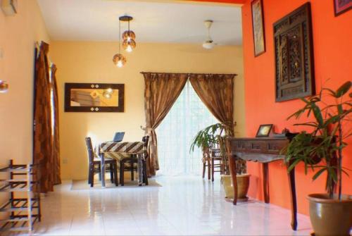 Balinese Villa at Seri Kembangan12 to15 pax