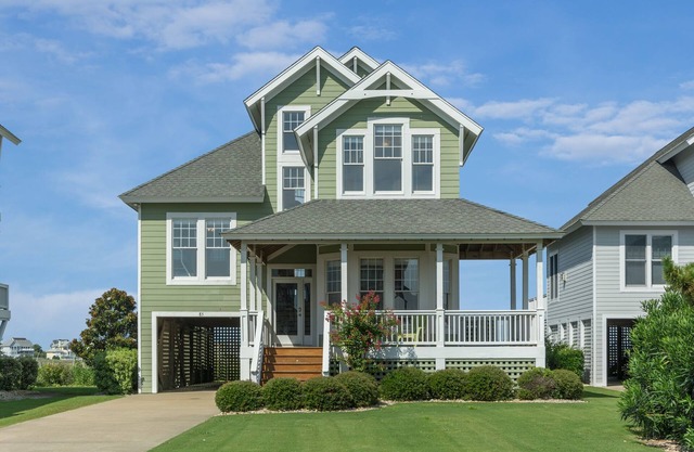 Ballast Point Villa 85: Comfortable and casual elegance sums up this Pirate's Co