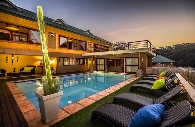 Bambuu Lakeside Lodge