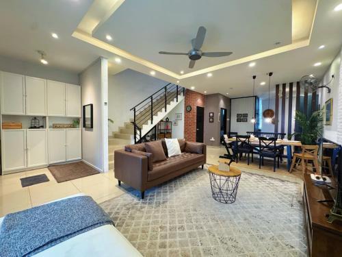 Bangi Avenue, 43000 Kajang Fully Air-Con Homestay