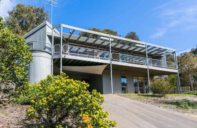 Banool Bliss I Bush Views
