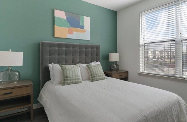 Barsala l Modern 1BD in Houston’s East Downtown District