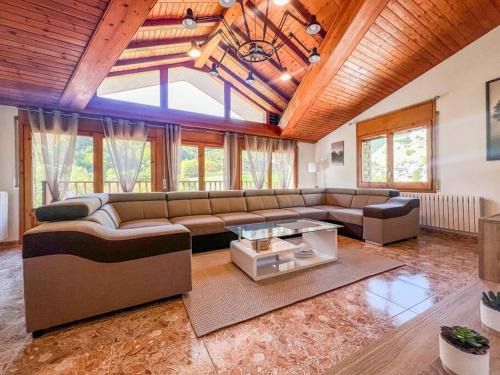 Barthe Holidays I Gran apartamento en el pueblo de Pal 8PAX I Terraza, Vistas al valle, Ideal para familias o grupo, Pet friendly I Rider