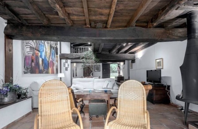 Basque house between land and ocean - calm and view on rhune