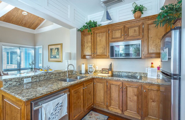 Bay Bliss1br/1ba- Season Special! Less than 5 minute walk to the beach