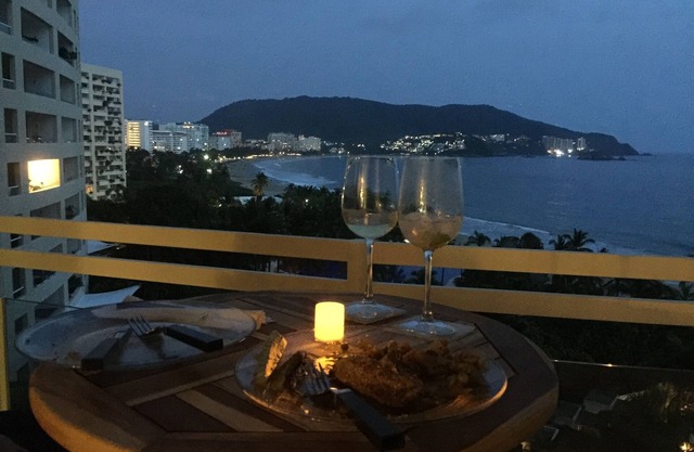 Bay View Grand Exclusive Marina Ocean View! Private Safe Perfect!