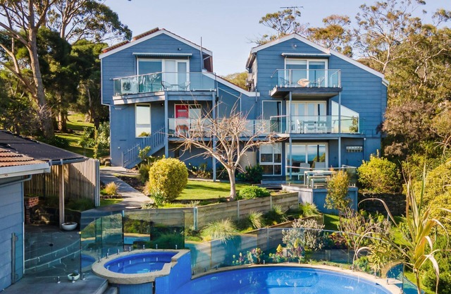 Bay Views From Drury Lane with Solar Heated Pool and Gas Heated Spa