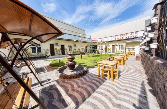 BAYANA Hotel & Hostel