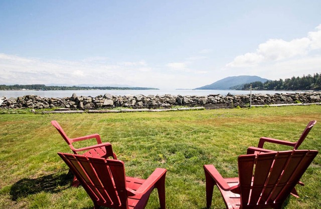 Baylight Beach House + Mother In-Law Appt for additional rate
