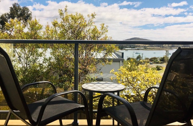 Bays rest - a cosy haven with lovely views of the bay