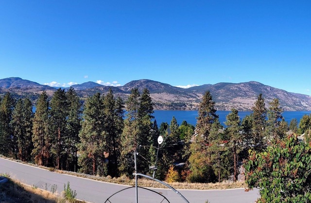 *BC Short Term Registry #H184359822* A Serene pet & family friendly space.
