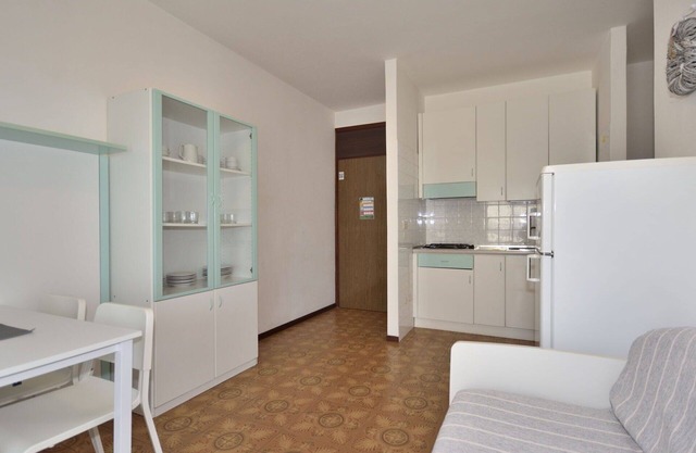 Beautiful apartment for 4 people with WIFI, A/C, TV, balcony, pets allowed and parking