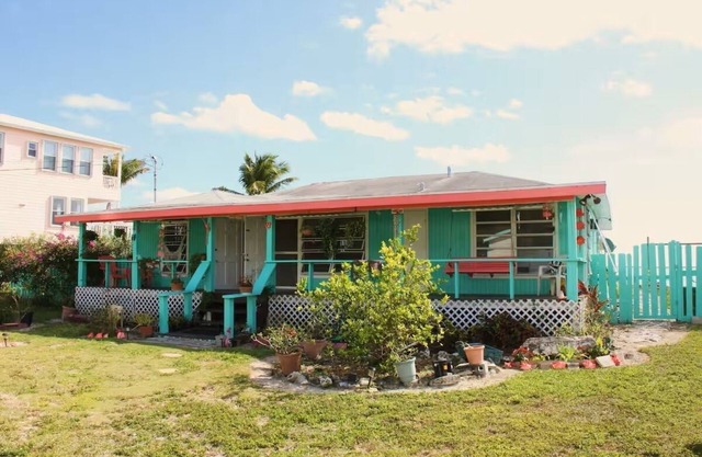 Bea's Beach Cottage nCasuarina Point Abaco