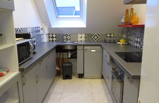 Beach 50m away,Apartment 60 m², 5 pers, Garden, parking,Wifi