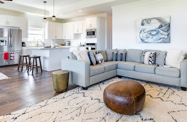 Beach Cottage w/ 3BR Ocean view and Balcony
