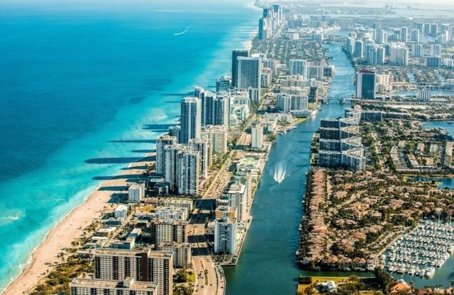 Beach Front Building sits on the sand/ocean Newly remodeled beautiful condo