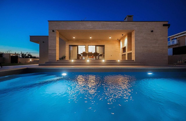 Beach front home in Nin