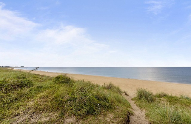 Beach Front on the Bay - Pet Friendly by RedAwning