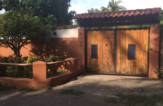 Beach Home in Playa Palmarcito - surfing, seafood and serenity