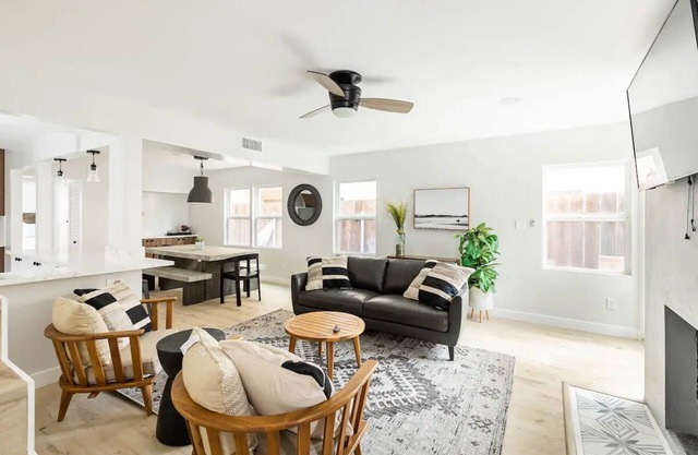 Beach Home W AC - 5 BR - Free Parking - EV Charge