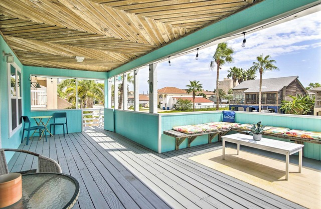 Beach Home w/Pool & Hot Tub < 1 Block to Beach!