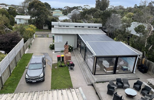 Beach House Getaway #1 20 Gilmore St. Smiths Beach. Phillip Island