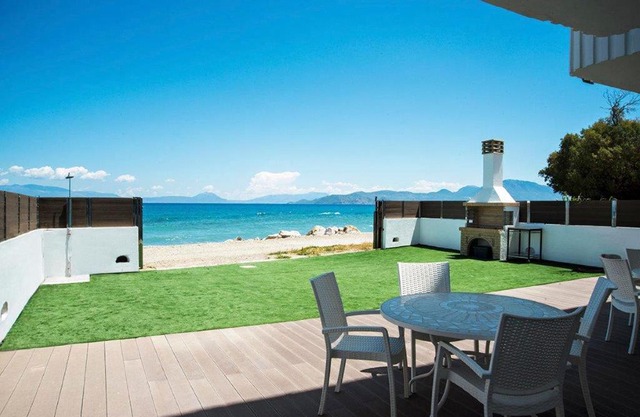 Beach House in Kiato
