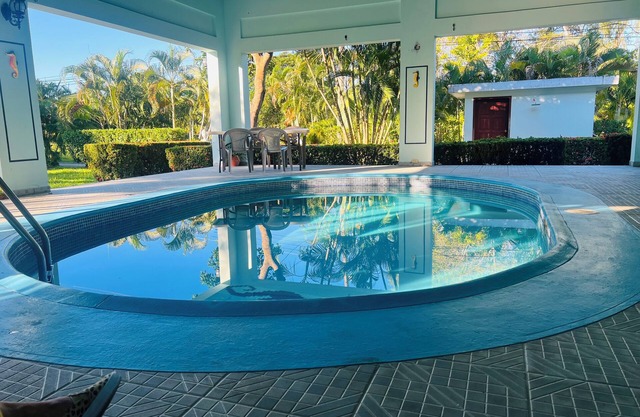 Beach house in residential complex Honduras shores plantation