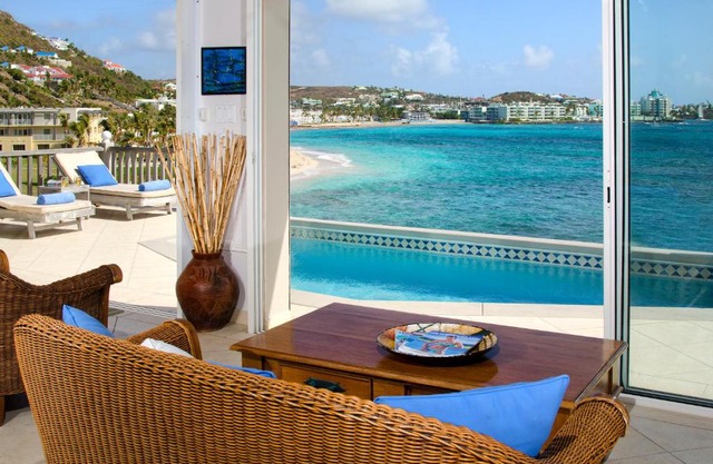 Beach House Younes
