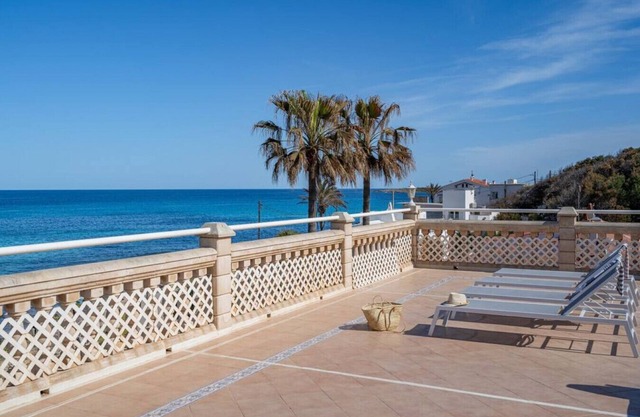Beach Penthouse with amazing views and terrace