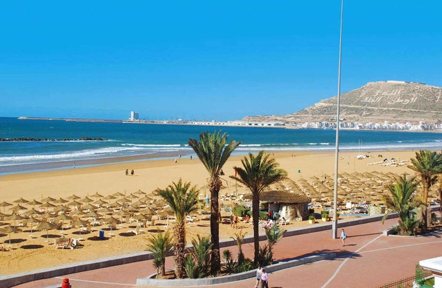 Beach Side 2 Bedrooms Luxurious Villa Ref: CH21087