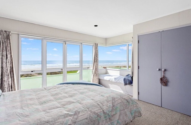 Beach Side - Ohope Holiday Home, OHOPE BEACH