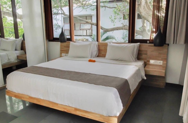 Beach Side Villa at Cemagi - Surf Side