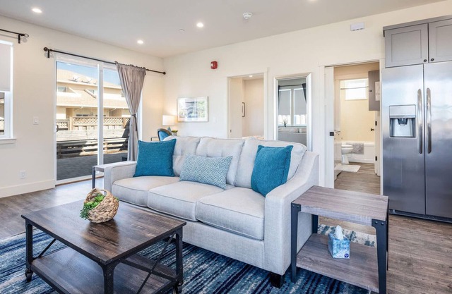 Beach Town Home w/Hot Tub - Walk to Beaches, Downtown, Activities and more