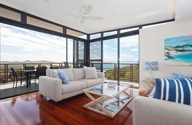 'Beach View At One Mile', 8/26 One Mile Close - infinity complex pool & WIFI
