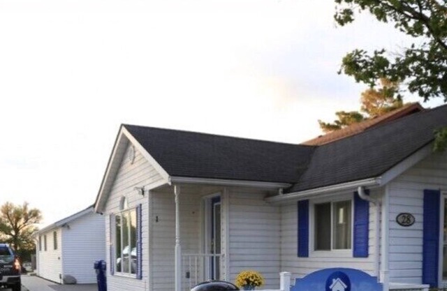 Beach1*com - Riverfront Cottage 1 - Wasaga Beach
