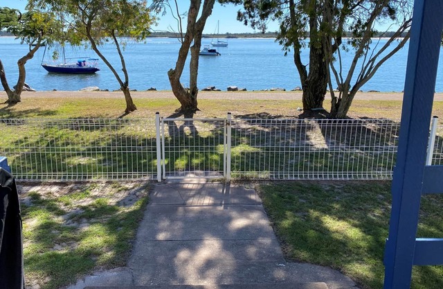 Beachcomber - Burrum Heads - Riverfront - 2BR - Pets Welcome