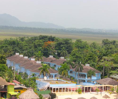 Beachcomber Club Resort
