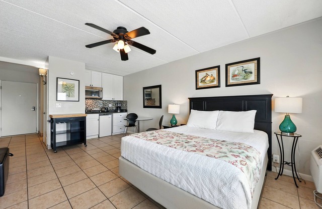 Beacher's Lodge Studio Suite (not directly oceanfront)